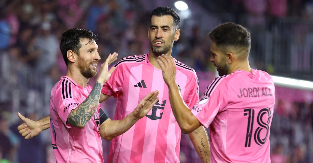 Messi bỗng bơ vơ khi cả Busquets và Alba cùng giải nghệ