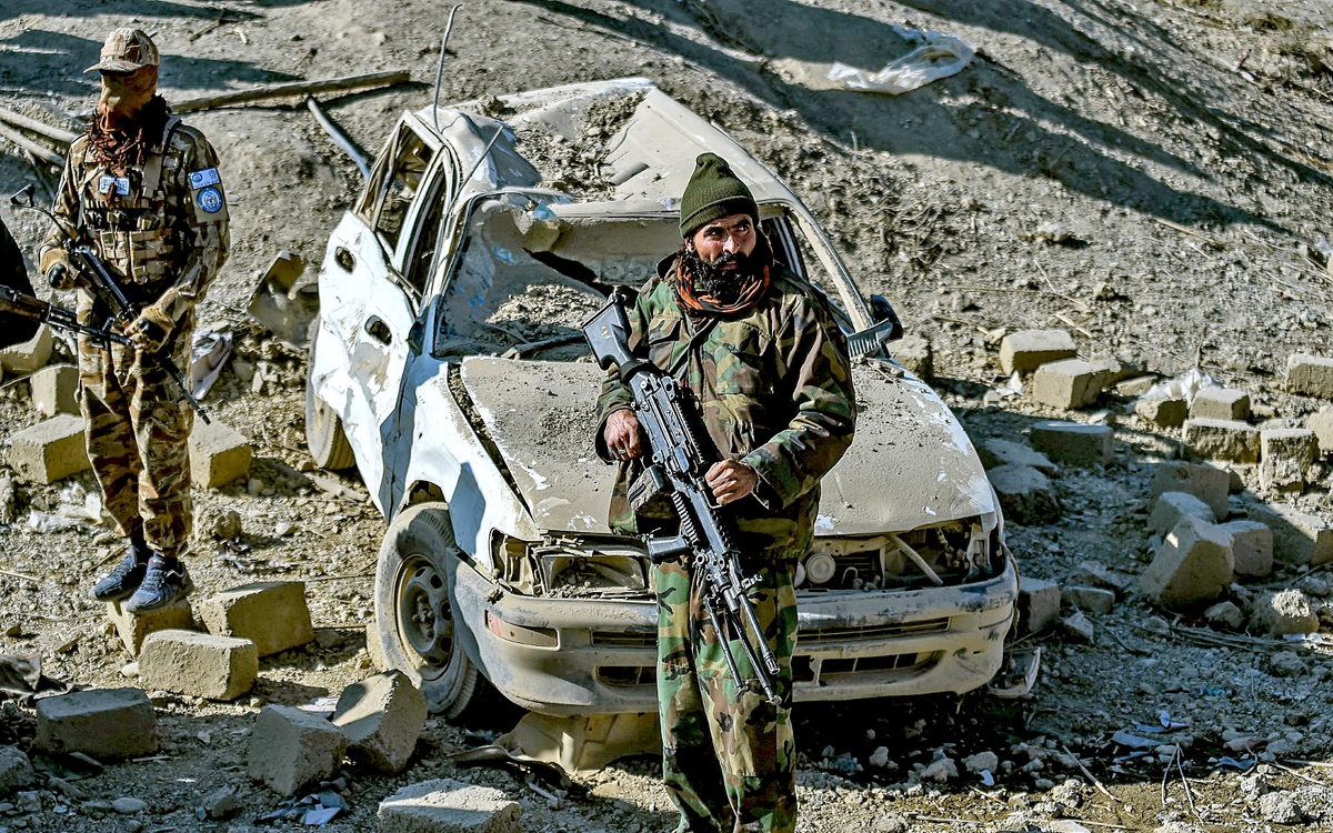 Taliban tấn công đoàn xe binh sĩ Pakistan, 11 người chết