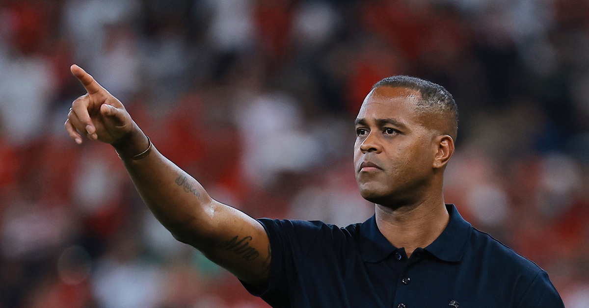 HLV Patrick Kluivert bị người hâm mộ Indonesia chỉ trích nặng nề