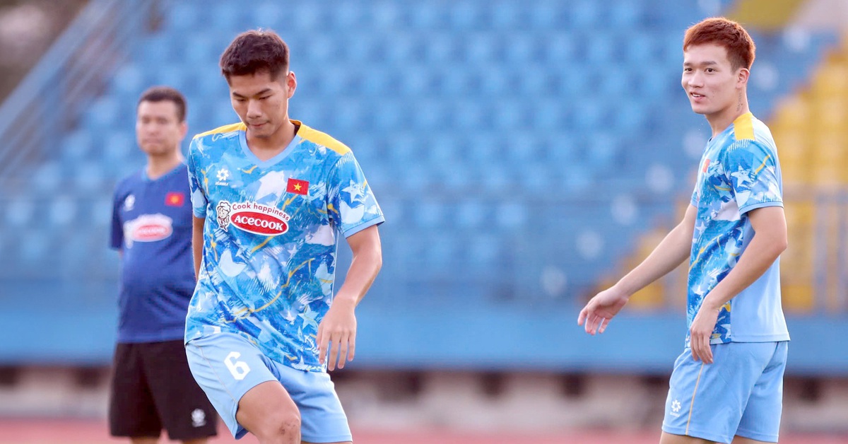 Việt Nam đấu Nepal: Thắng trước rồi tính sau