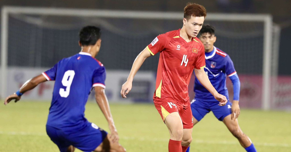 Việt Nam - Nepal (hiệp 2) 1-1: Limbu nhận thẻ đỏ, Nepal chỉ còn 10 người