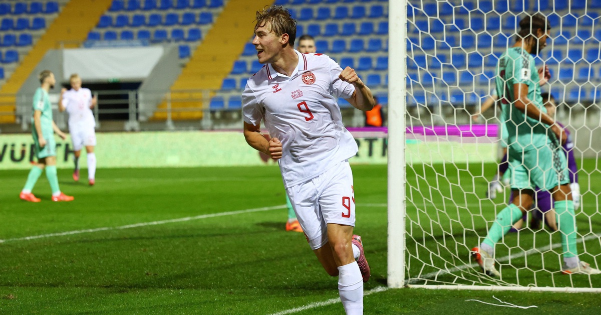 Man United lại bị 'cà khịa' sau khi Hojlund lập cú đúp cho tuyển Đan Mạch ở vòng loại World Cup 2026