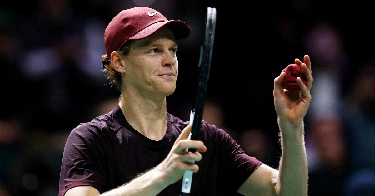 Sinner tiến sát đến vị trí số 1 thế giới sau khi lọt vào bán kết Paris Masters