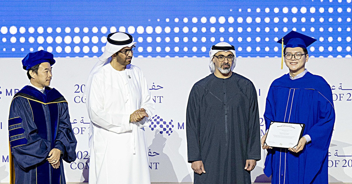 Sinh viên Việt tại đại học trí tuệ nhân tạo đầu tiên trên thế giới