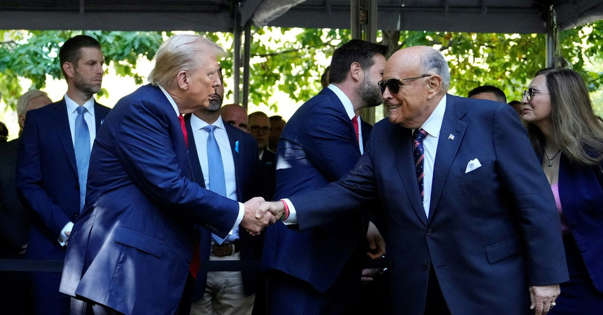 Ông Trump ân xá hàng loạt đồng minh vụ cáo buộc lật ngược kết quả bầu cử 2020