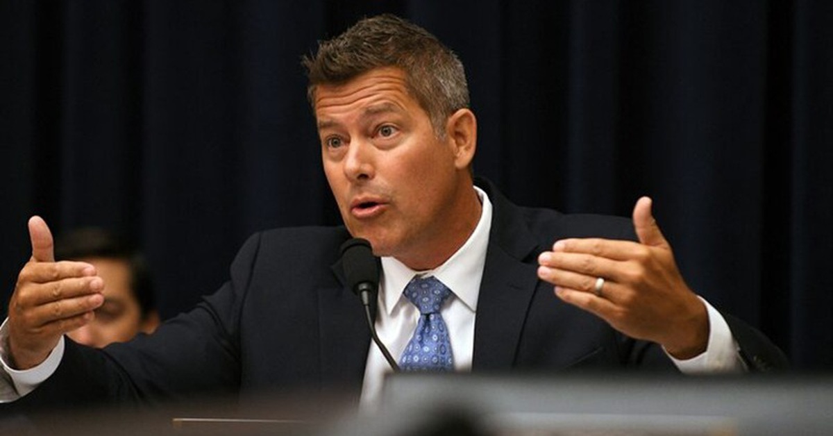 Bộ trưởng Mỹ Sean Duffy không nói 'phi công nên ngừng phụ thuộc vào kiểm soát viên không lưu'