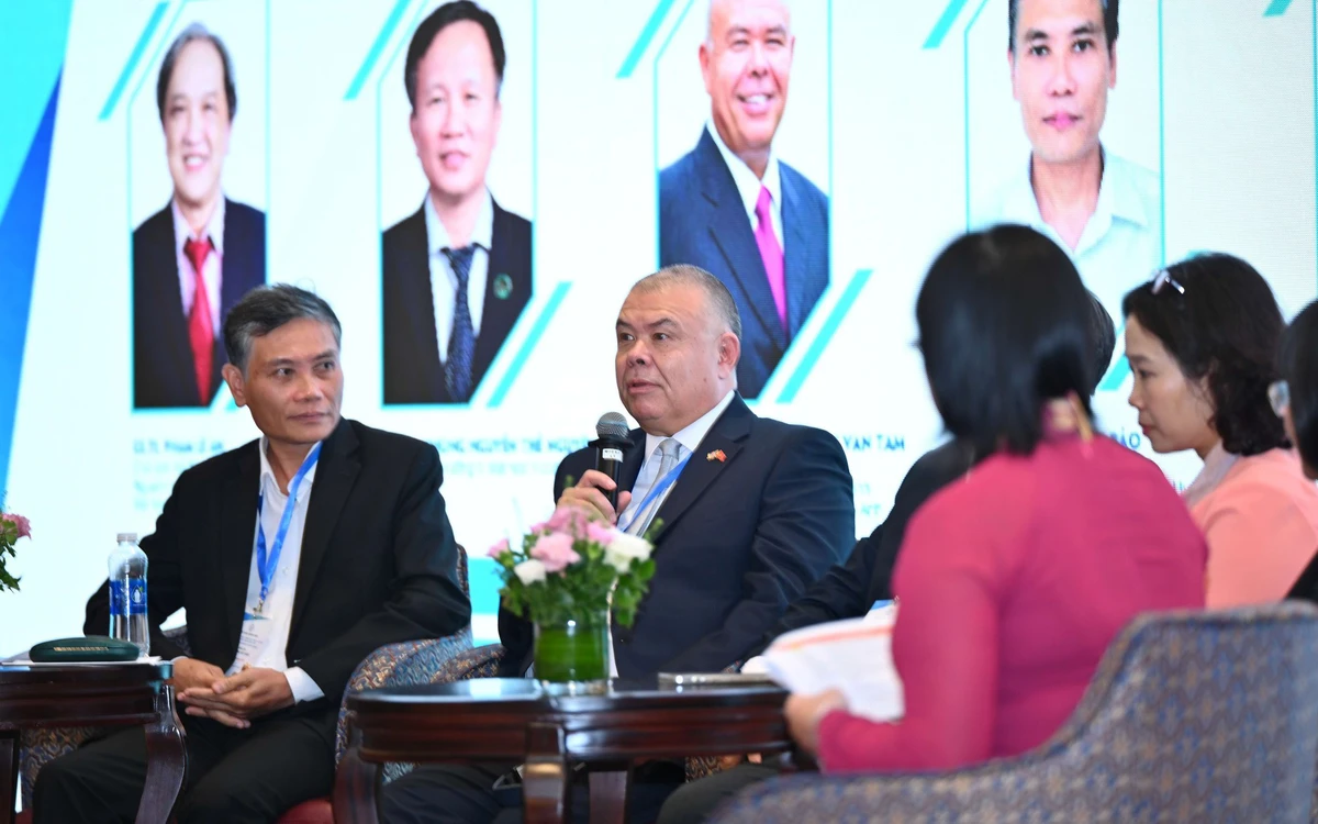 Đại học Y Dược TP.HCM phát triển chương trình đào tạo sau đại học về vắc xin