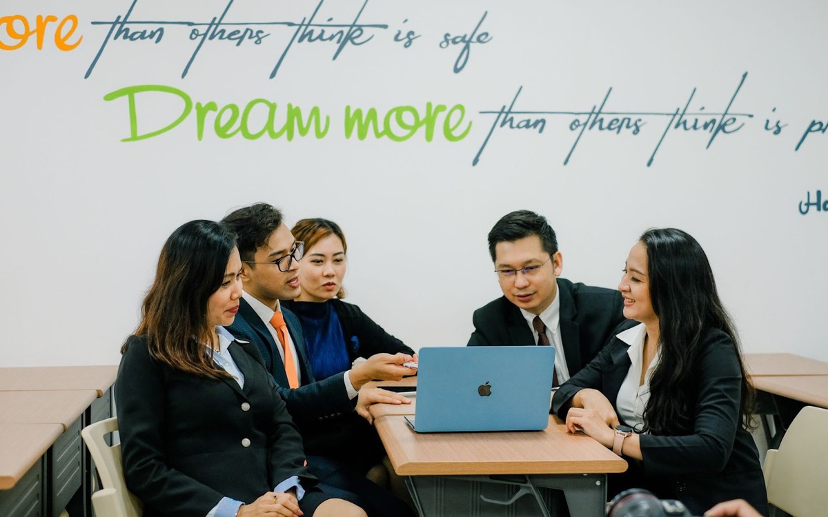 UEH CEO Program: Kiến tạo năng lực lãnh đạo hiện đại