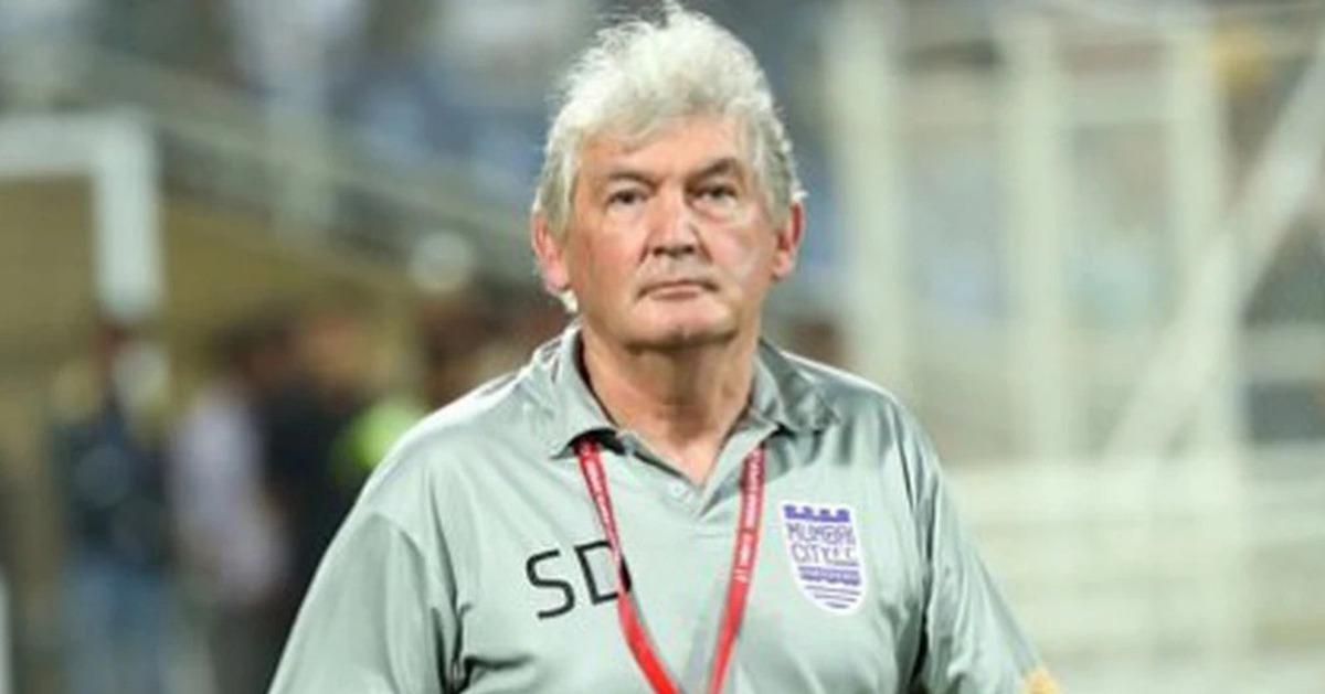 Cựu HLV lừng danh Steve Darby nói thẳng về sự yếu kém của lãnh đạo bóng đá Malaysia