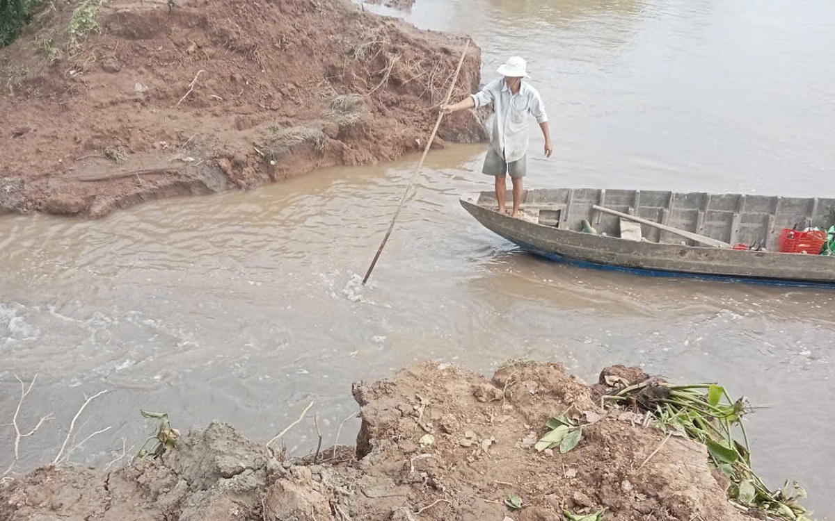 Công bố tình huống khẩn cấp sạt lở đê bao cồn Thanh Long