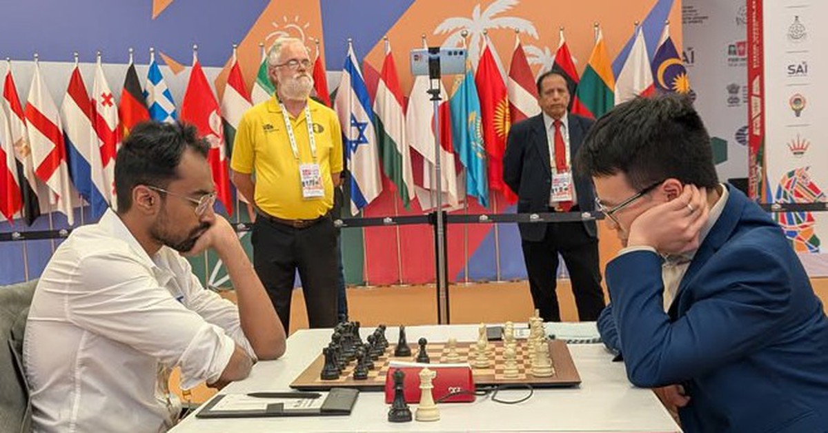 Lê Quang Liêm chia điểm tại ván đầu tiên vòng 4 World Cup cờ vua 2025