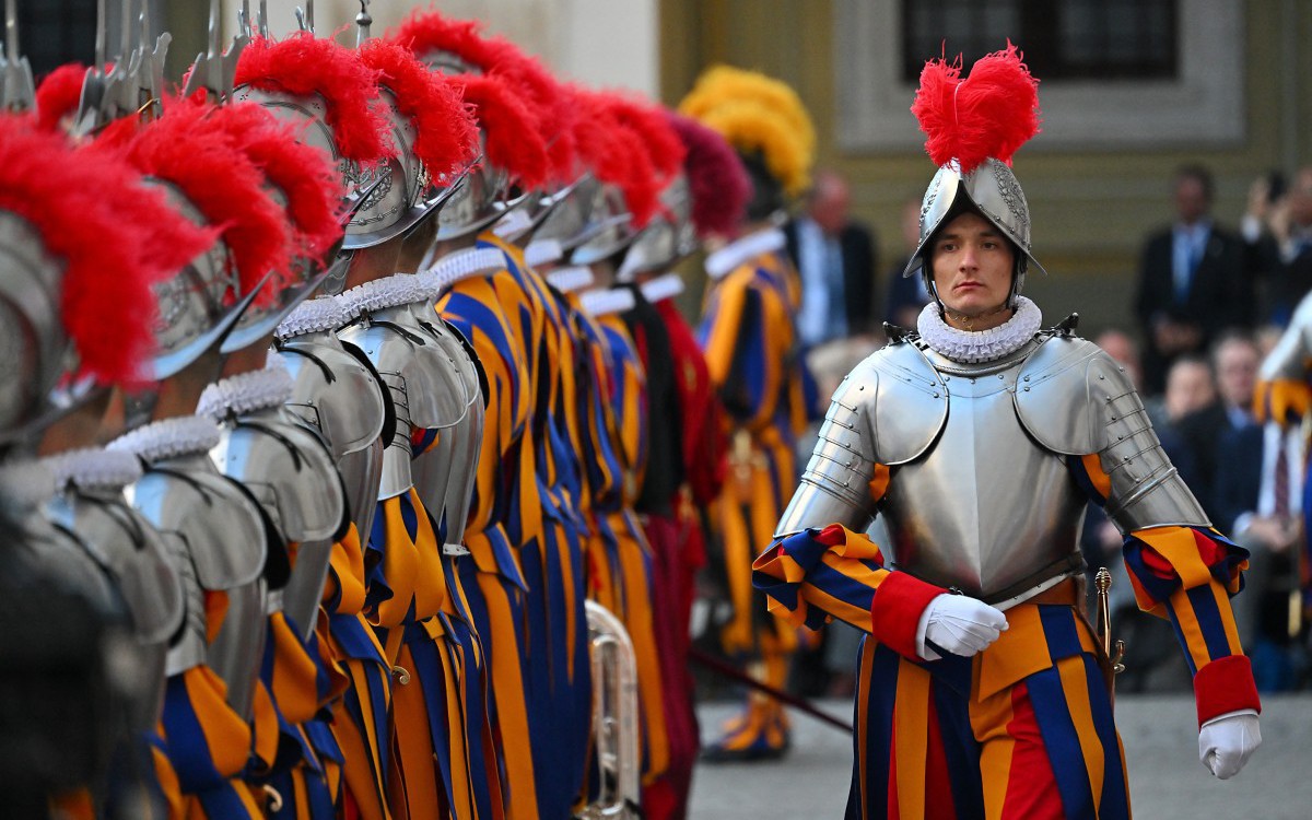 Vatican điều tra vệ binh Thụy Sĩ vì cáo buộc bài Do Thái