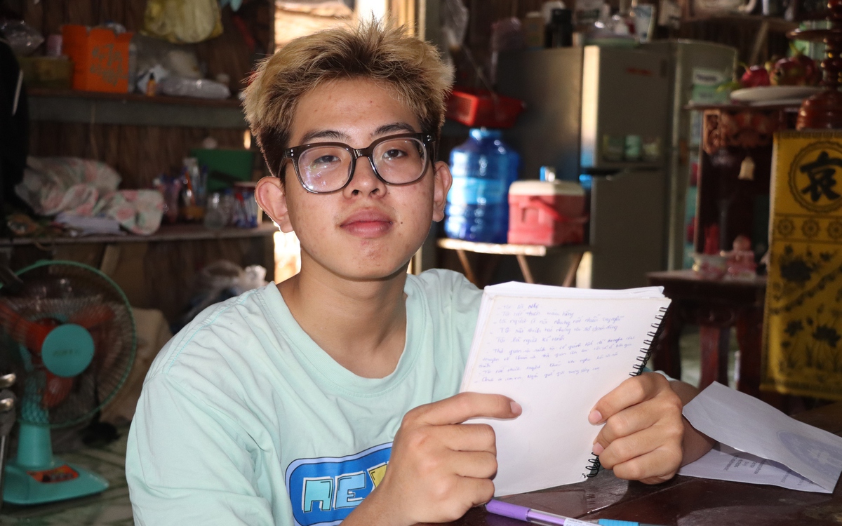 Nam SV 'nhuộm tóc kiếm tiền' vì mất cha và thiếu mẹ, được tặng 100 triệu, ĐH Văn Hiến miễn học phí