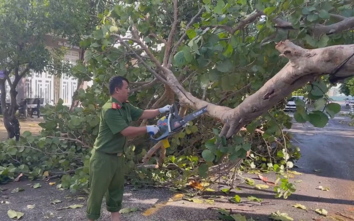 Cuộc thi Lan tỏa năng lượng tích cực 2025: Những bàn tay níu nhau qua bão lũ