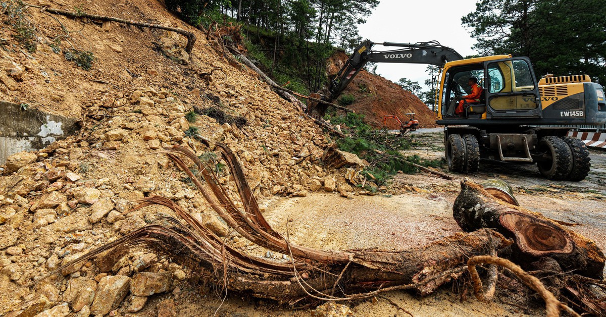 Tiếp tục đóng đèo D’Ran Đà Lạt, làm công trình khẩn cấp để chống sạt lở