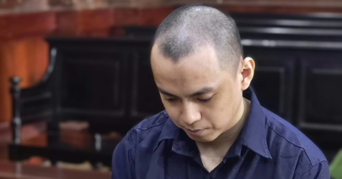 Nhân viên ngân hàng làm khống giấy nhận nợ, rút 5 tỉ của khách hàng, lãnh 16 năm tù