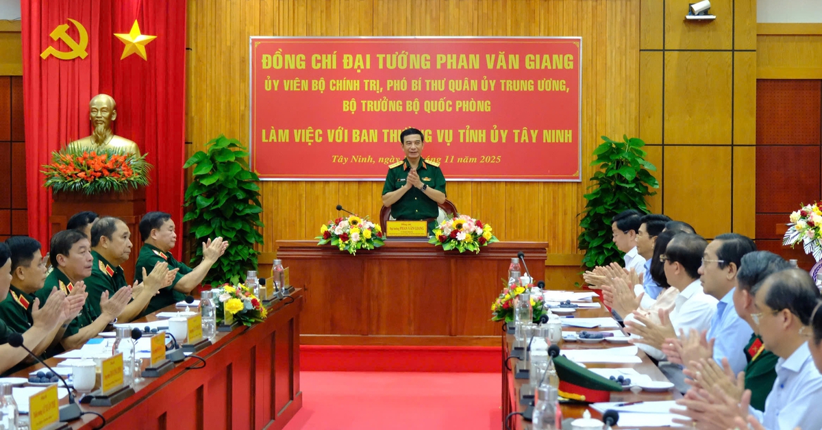 Bộ trưởng Phan Văn Giang làm việc với Tây Ninh, sẵn sàng giao lưu Quốc phòng Việt Nam - Campuchia