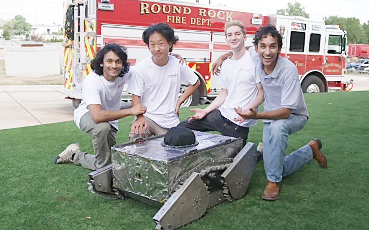 Chế tạo robot xông vào đám cháy thay lính cứu hỏa