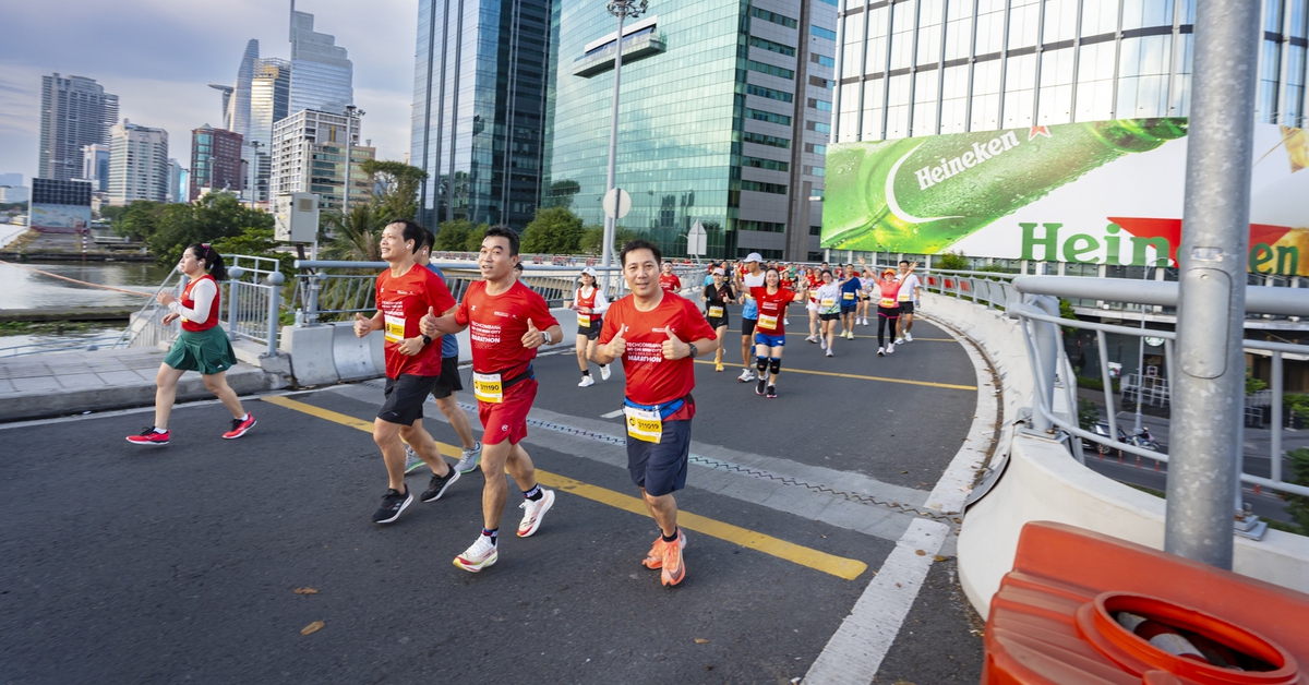 Lan tỏa 'Bước chạy vì một Việt Nam vượt trội', trao cơ hội bước đi cho trẻ em Việt Nam