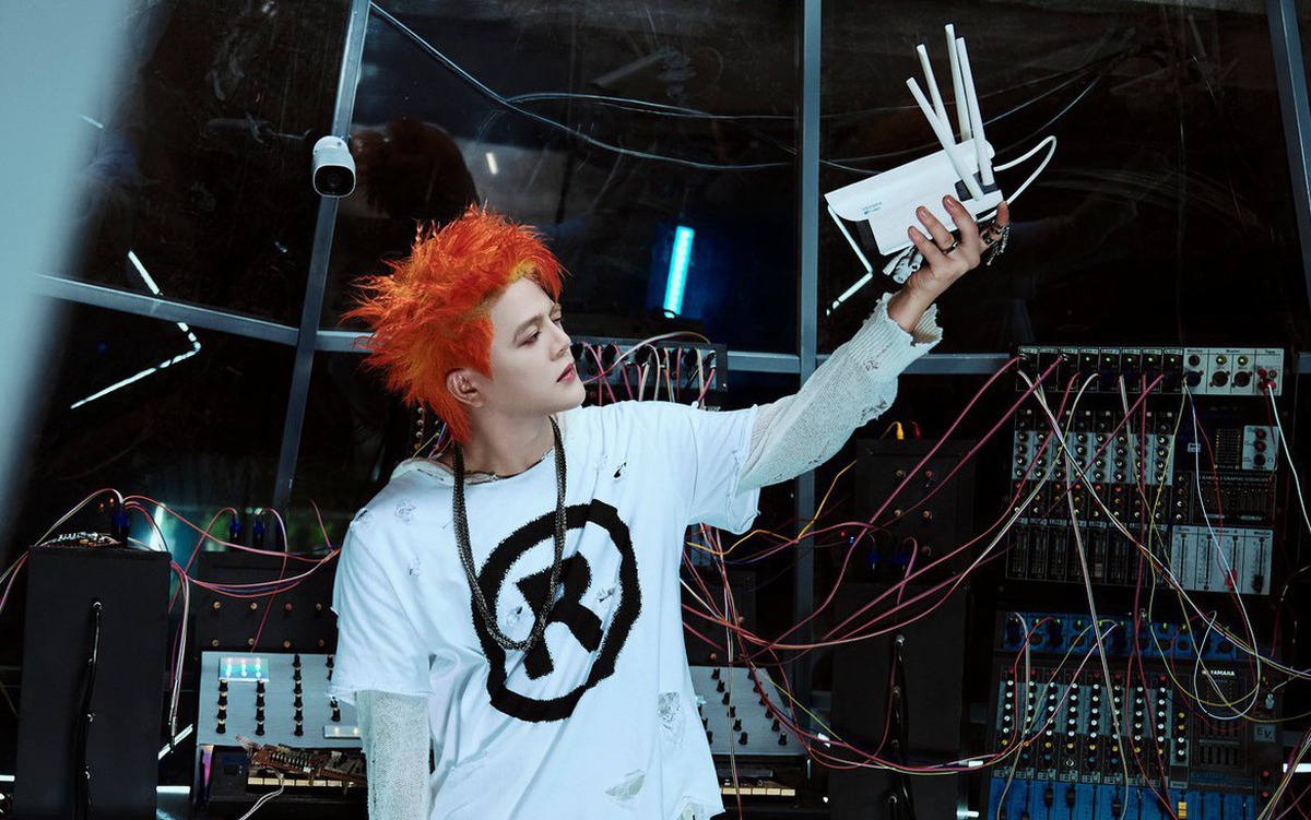 Fan RHYDER 'bức xúc' trước việc thay đổi lịch mở bán album đầu tay