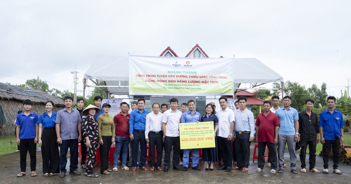 PVCFC tài trợ tuyến đèn năng lượng mặt trời cho Cà Mau