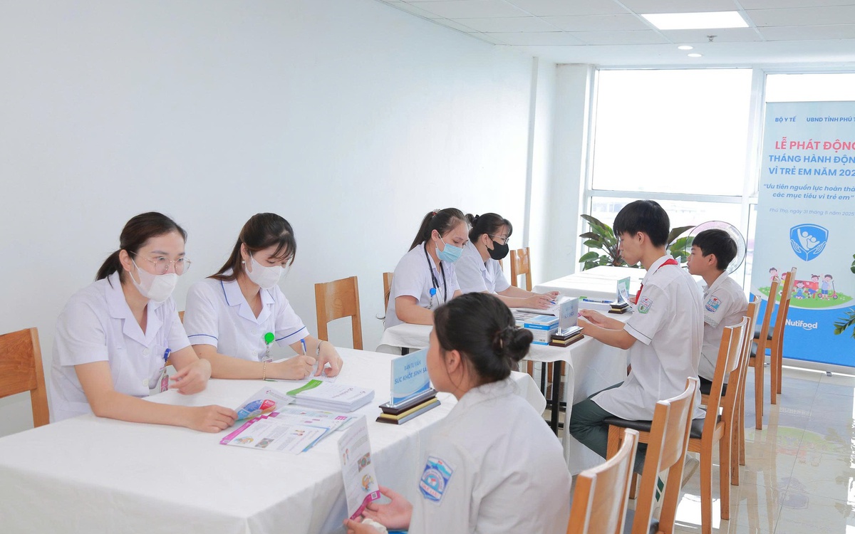 Khám sức khỏe đầu năm học chỉ 15.000 đồng/trẻ: Cần tăng đầu tư cho sức khỏe học đường