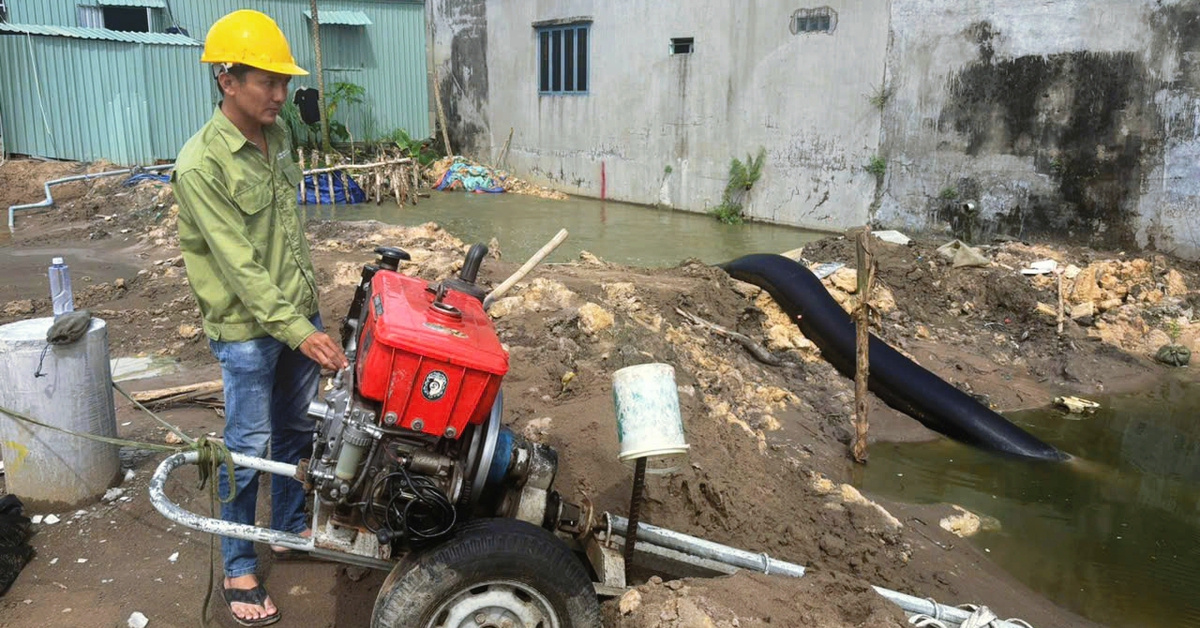 Huy động máy bơm chống ngập cho khu dân cư ở xã Vĩnh Lộc, TP.HCM