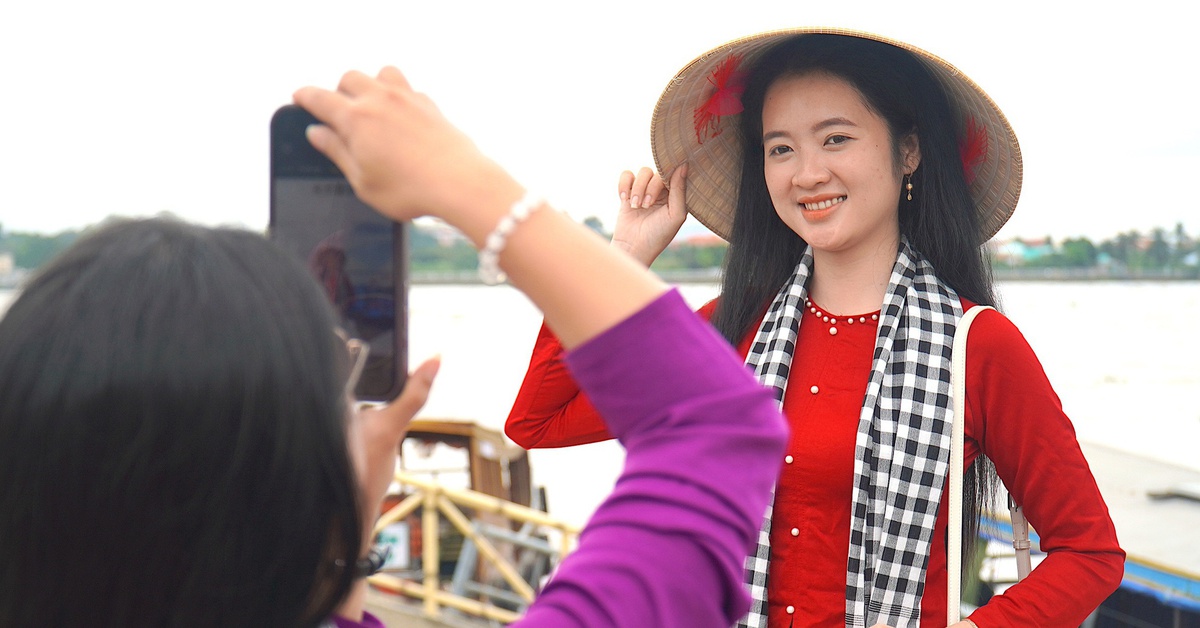 Độc đáo mô hình nuôi trai nước ngọt lấy ngọc kết hợp du lịch trên cù lao Thới Sơn