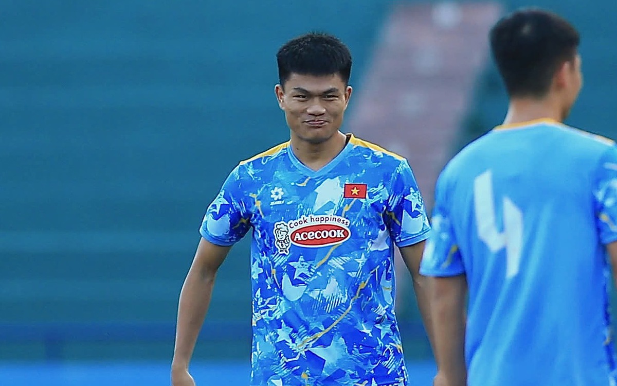 Tiền đạo tuyển Việt Nam khen Xuân Son 'mang đẳng cấp khác'