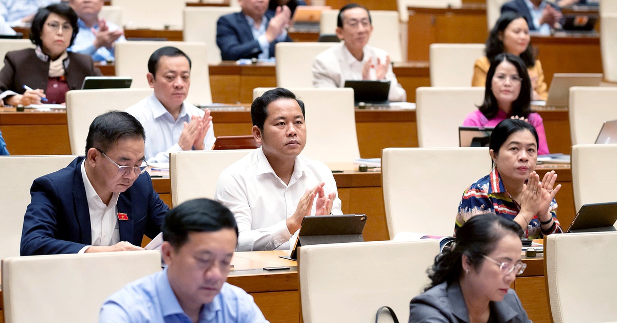 Nghiên cứu lương đặc thù cho cán bộ y tế, rà soát sửa thông tư 19 về khen thưởng, kỷ luật học sinh