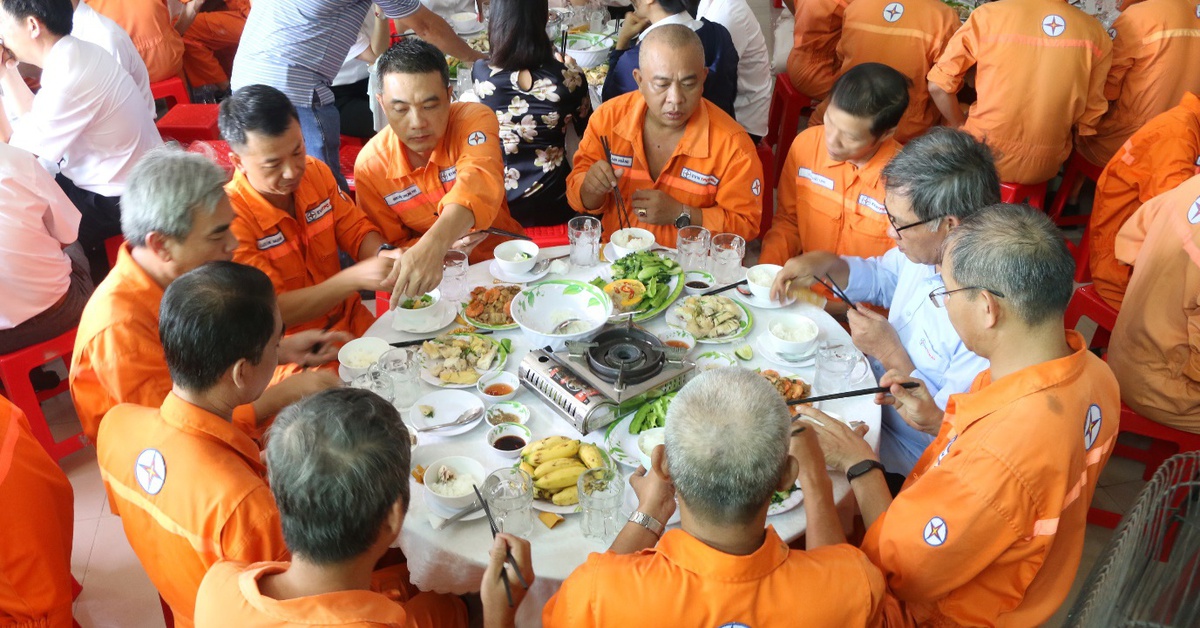 Bữa cơm Công đoàn cho triệu đoàn viên, người lao động