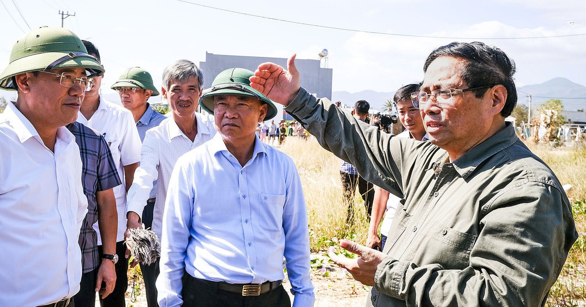 Thủ tướng: Phải đưa dân vùng kém an toàn ven biển đến khu tái định cư