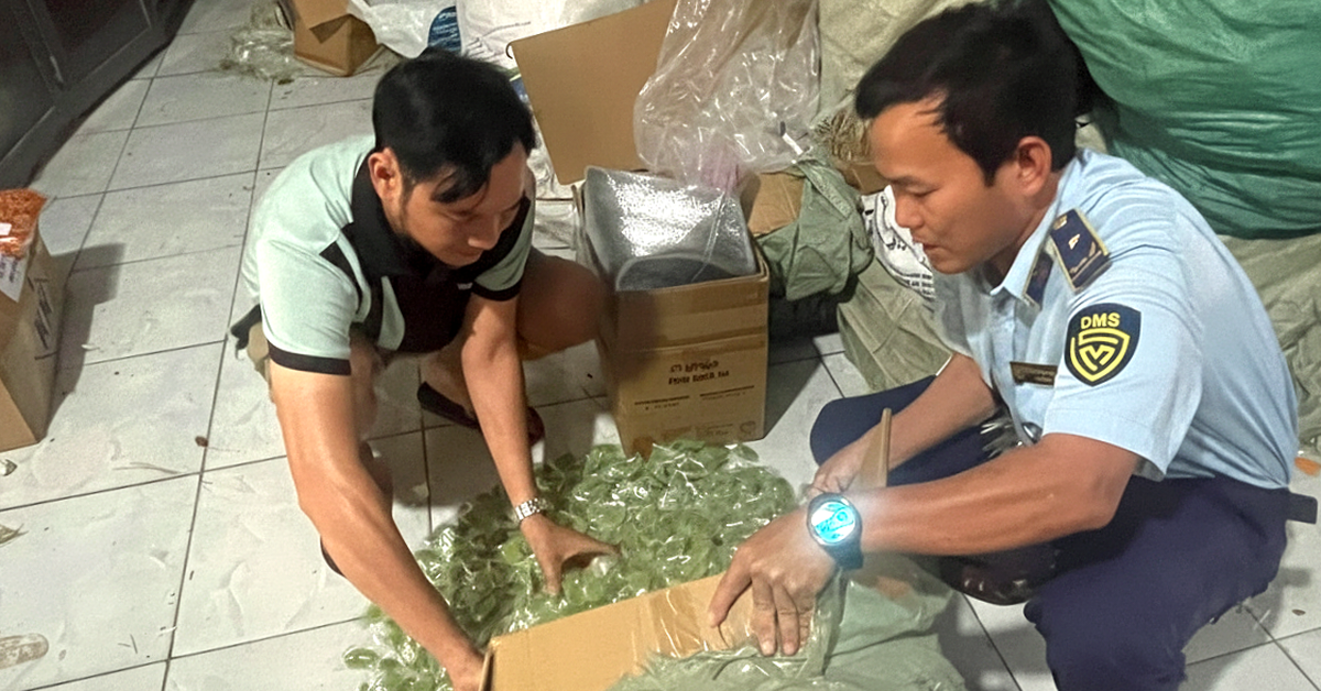 Quản lý thị trường TP.HCM thu giữ hơn 1 tấn kẹo dẻo không rõ nguồn gốc rao bán dịp Tết