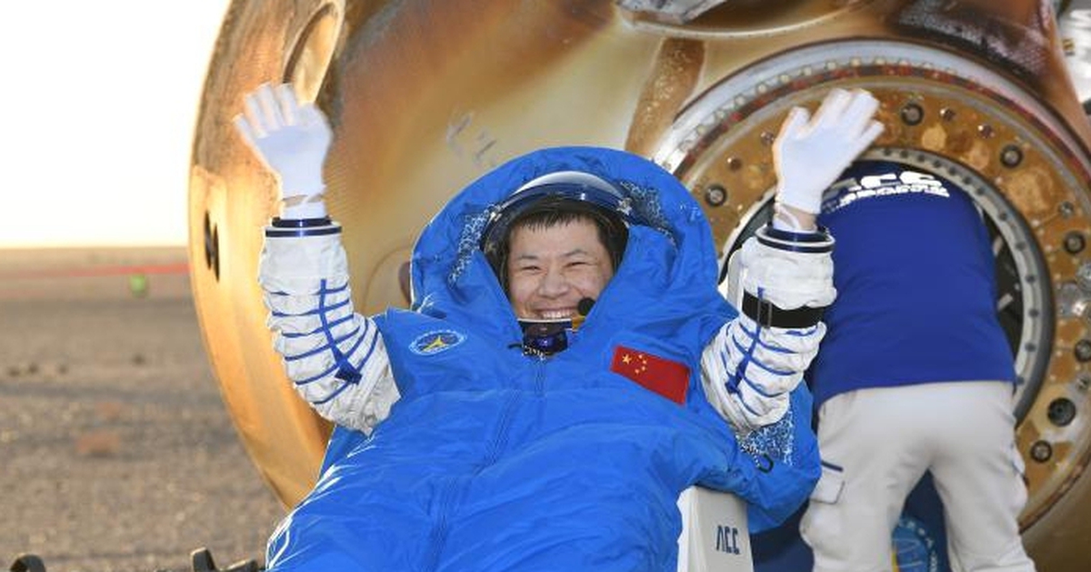 Rác vũ trụ làm hỏng tàu Thần Châu 20, phi hành đoàn Trung Quốc phải đổi tàu về Trái đất