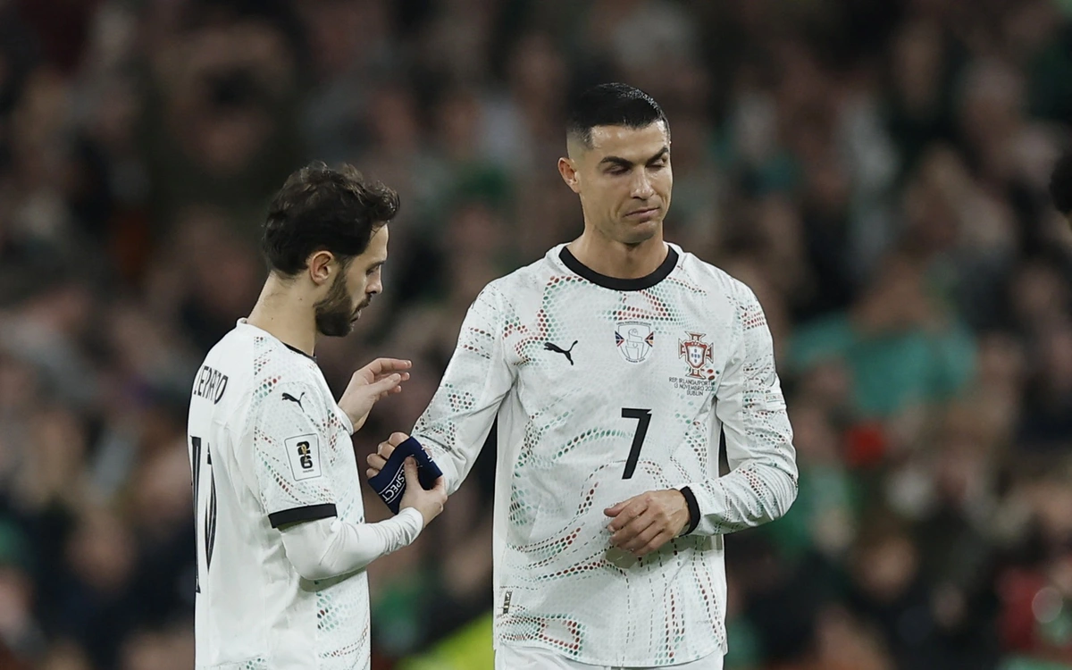 HLV Heimir Hallgrimsson: 'Ronaldo quá ngớ ngẩn'