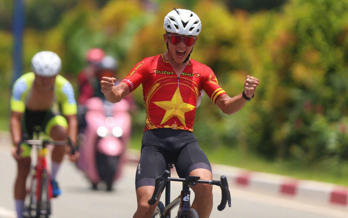 Cua rơ Việt Nam được mời tham dự đội đua danh giá