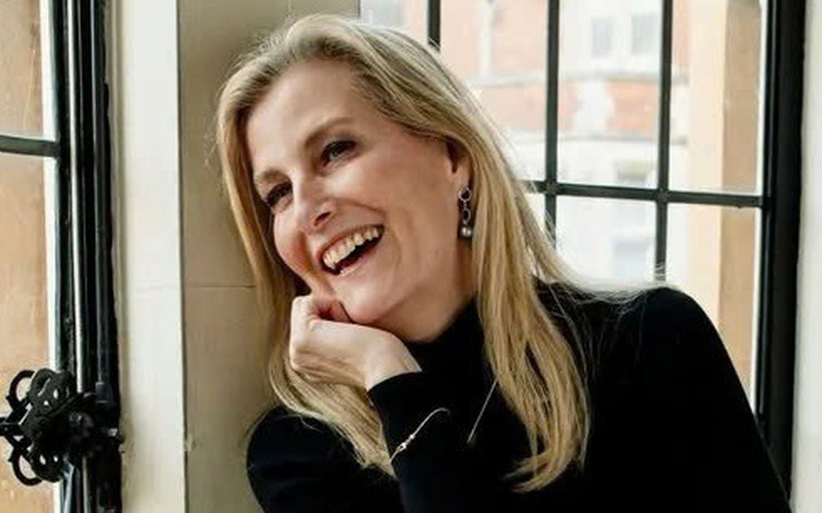 Nữ Bá tước Xứ Wessex Sophie: 'Fashionista' thầm lặng của Hoàng gia Anh mùa Thu Đông