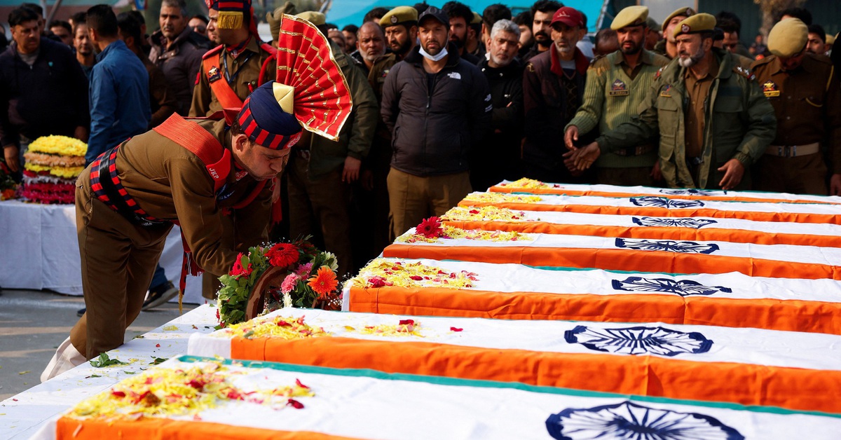 Đồn cảnh sát Ấn Độ bung nóc vì thuốc nổ thu giữ, nhiều người thiệt mạng