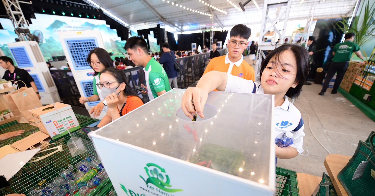 Đến Việt Nam Xanh thực hành sống xanh, đổi rác lấy quà xanh