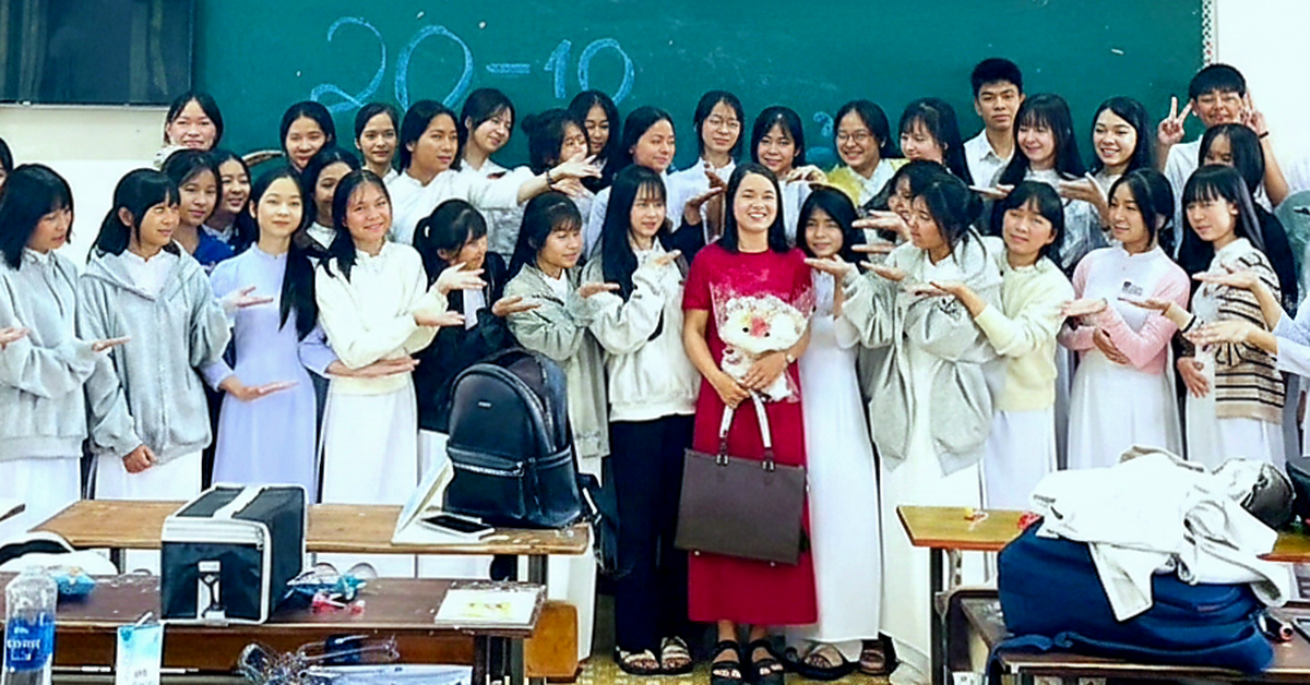 Những người thầy lặn lội xin từng suất học bổng, quần áo, xe đạp cũ cho trò nghèo