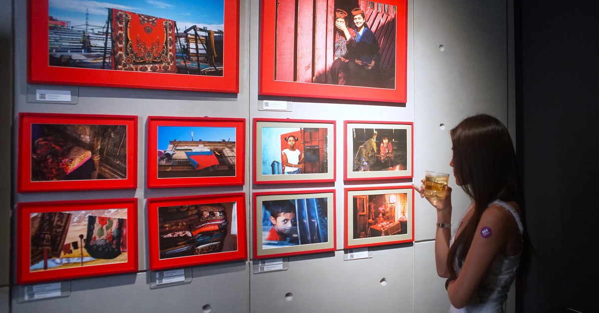 Ba nhiếp ảnh gia Trần Thanh Thảo, Hoàng Lê Giang và Tín Phùng kể chuyện về Đỏ