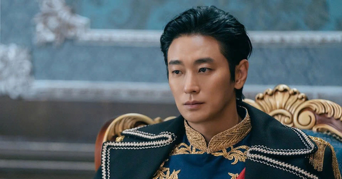 Trang phục Joo Ji Hoon bị nghi giống phát xít, đoàn phim The remarried empress tức tốc xin lỗi