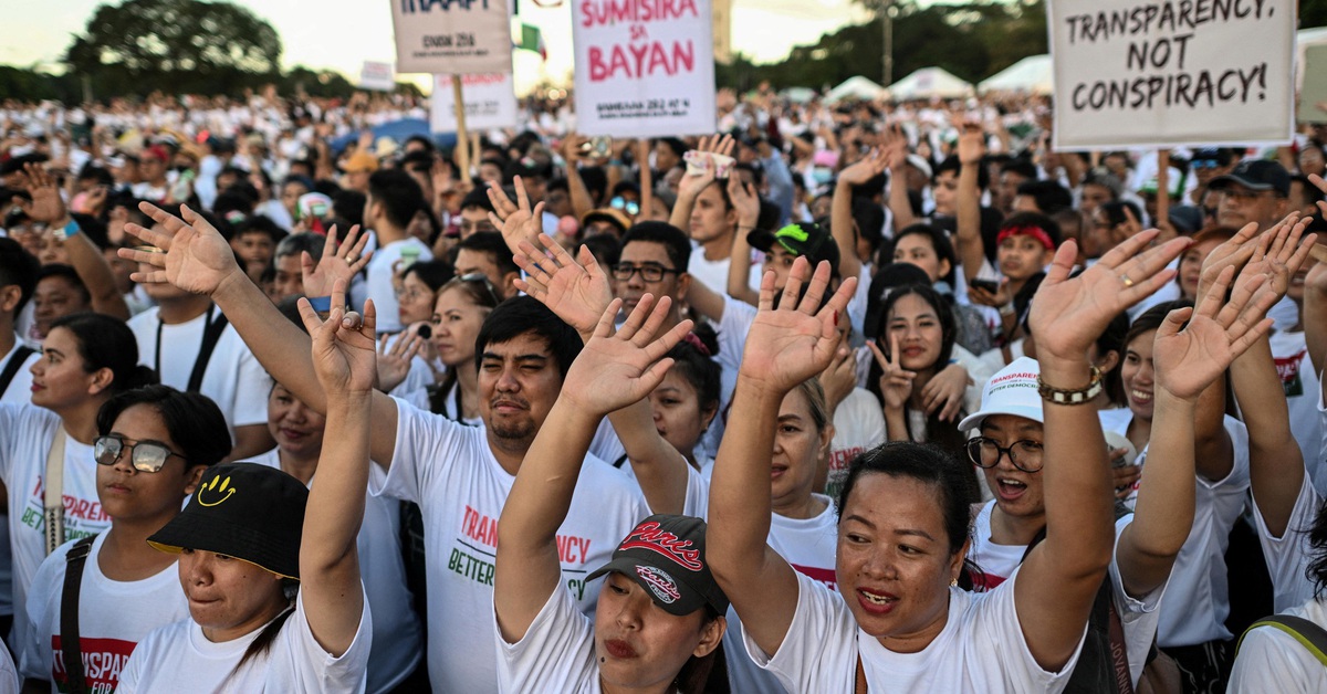 Hàng chục ngàn người Philippines xuống đường đòi trừng trị tham nhũng dự án chống lũ