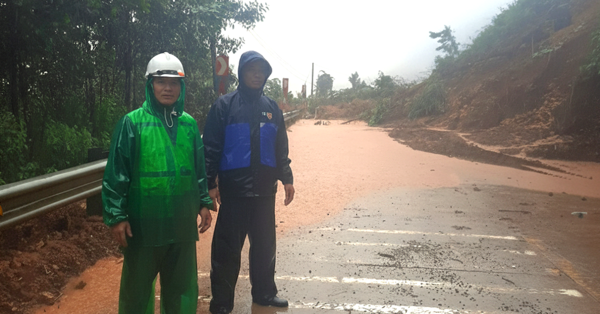 Đường Hồ Chí Minh qua Đà Nẵng tiếp tục bị phong tỏa do sạt lở