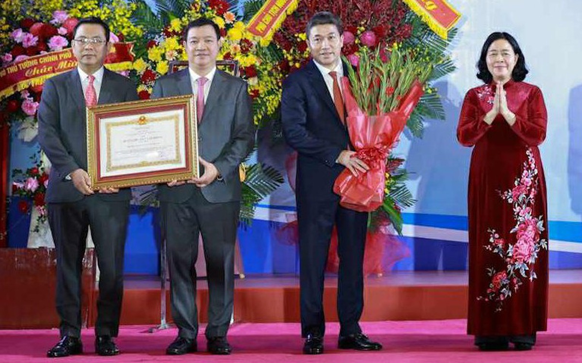 Liên hiệp các tổ chức hữu nghị Việt Nam đón nhận Huân chương Lao động hạng nhất