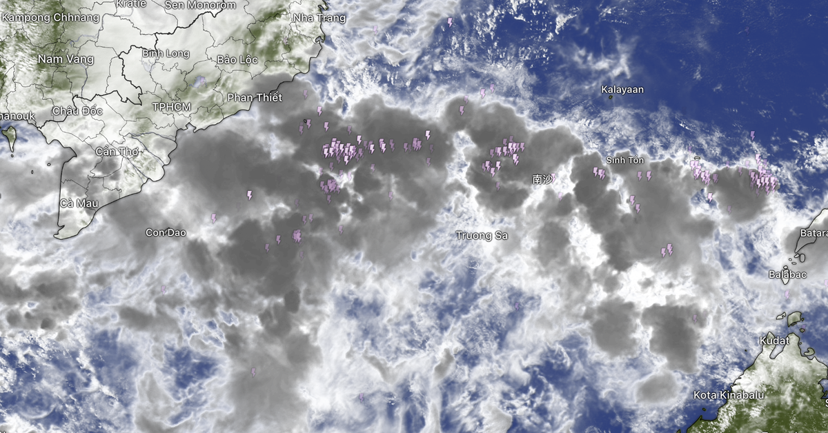 Chuỗi mây dông đang cuồn cuộn đổ vào Lâm Đồng, TP.HCM đến Cà Mau