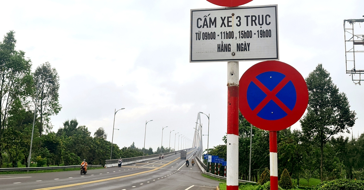 Vẫn giữ biển cấm xe 3 trục trên cầu Rạch Miễu dù Rạch Miễu 2 đã thông xe
