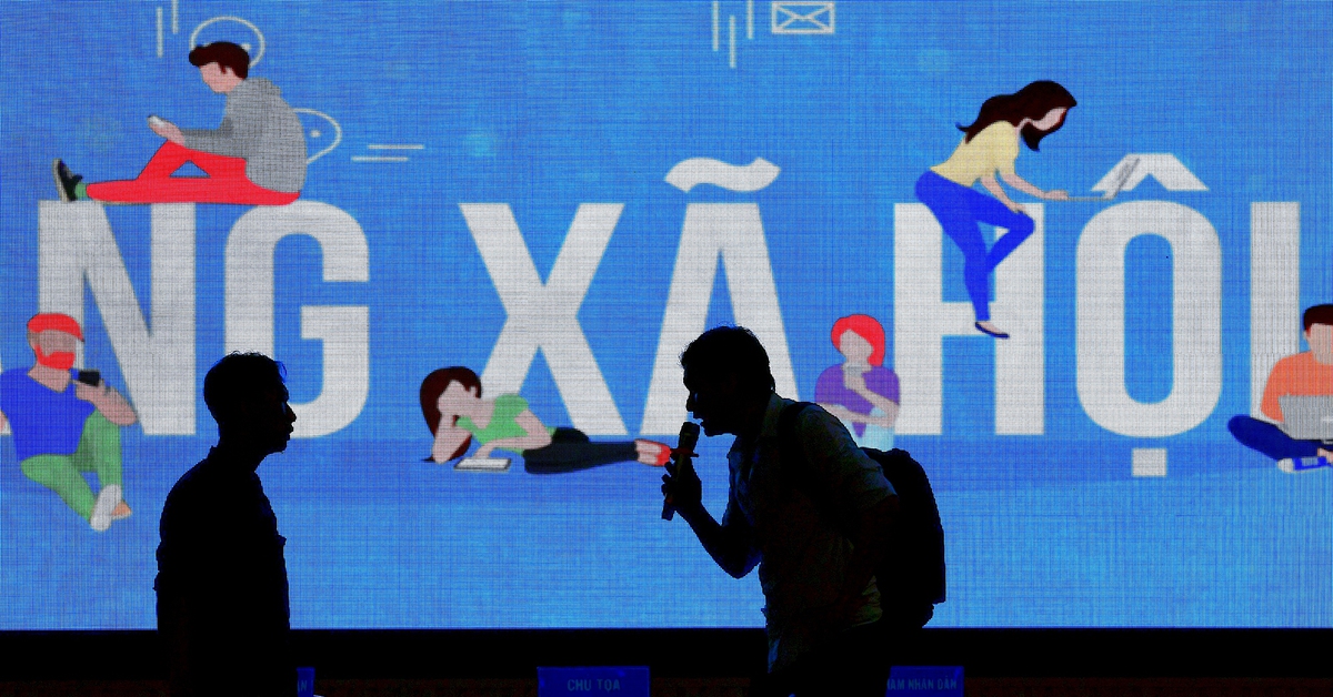 Học sinh cấp 3 thêm kiến thức từ phiên tòa giả định về bạo lực học đường trên mạng