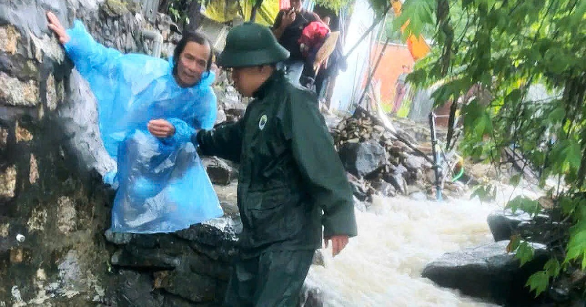 Khánh Hòa cảnh báo lũ khẩn cấp, địa phương tổ chức sơ tán dân vùng xung yếu