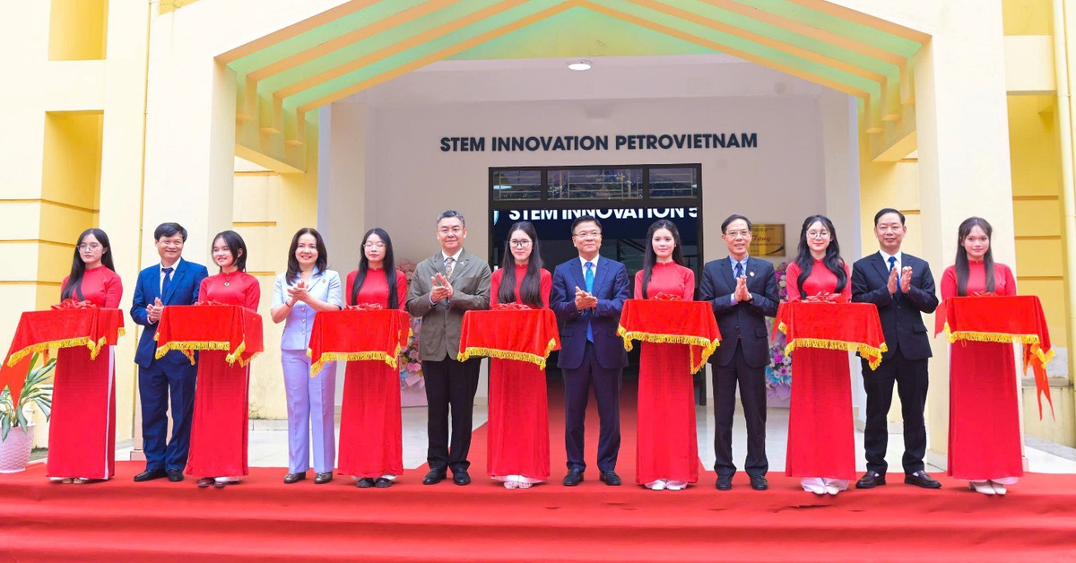 Phân Bón Cà Mau Tài trợ Phòng Stem hơn 3 tỉ đồng tại THPT Chuyên Lam Sơn